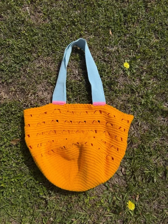 Sophie Anderson cBright Yellow Crochet Tote Bag with Blue Straps - Picture 2 of 6